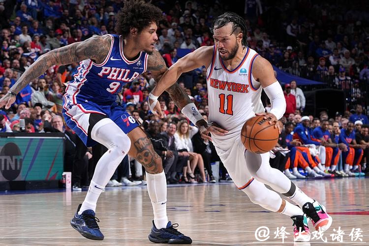 恩比德复出76人负尼克斯 利拉德缺阵雄鹿屠龙